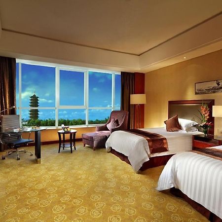 Jurong Yukun New Century Hotel Jiangsu Kamer foto