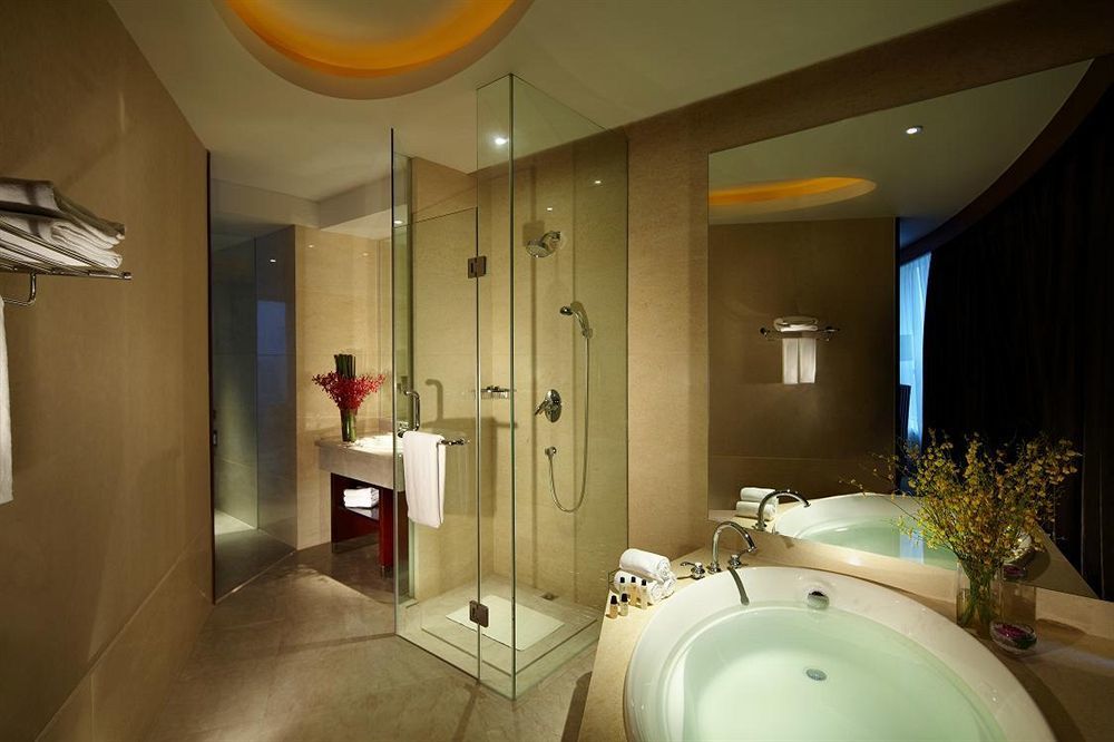 Jurong Yukun New Century Hotel Jiangsu Buitenkant foto