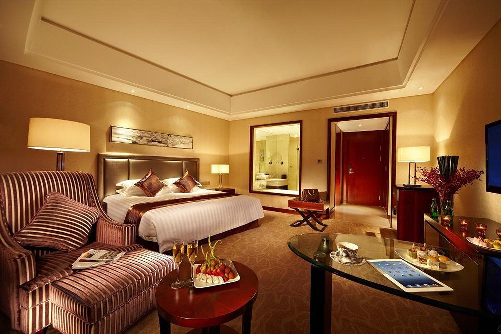 Jurong Yukun New Century Hotel Jiangsu Buitenkant foto